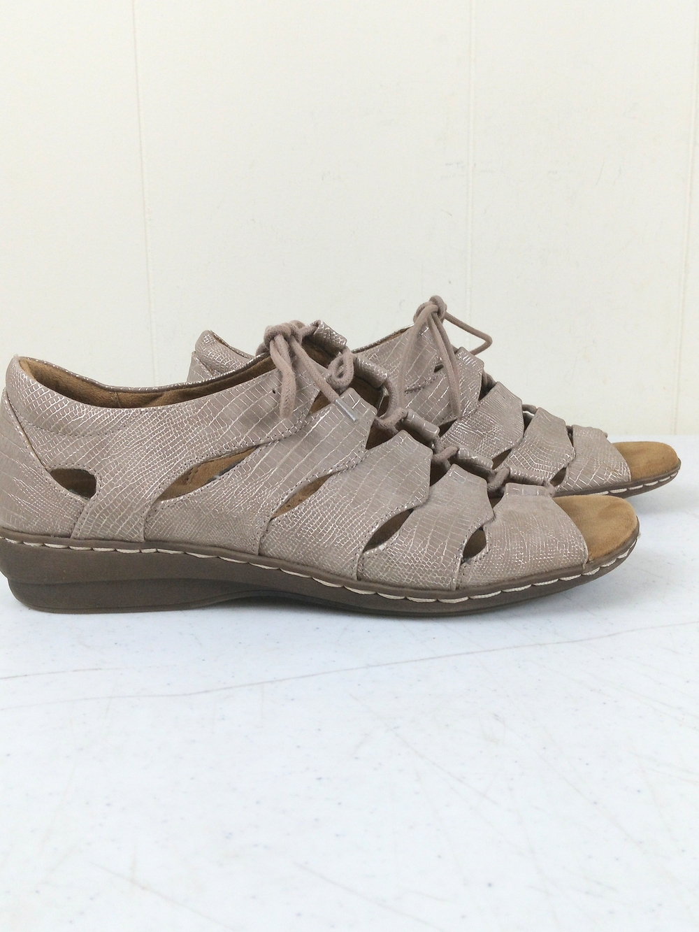 Natural Soul Women’s Lace-Up Cutout Sandals - Taupe Size 8.5 Snake Print FLAW